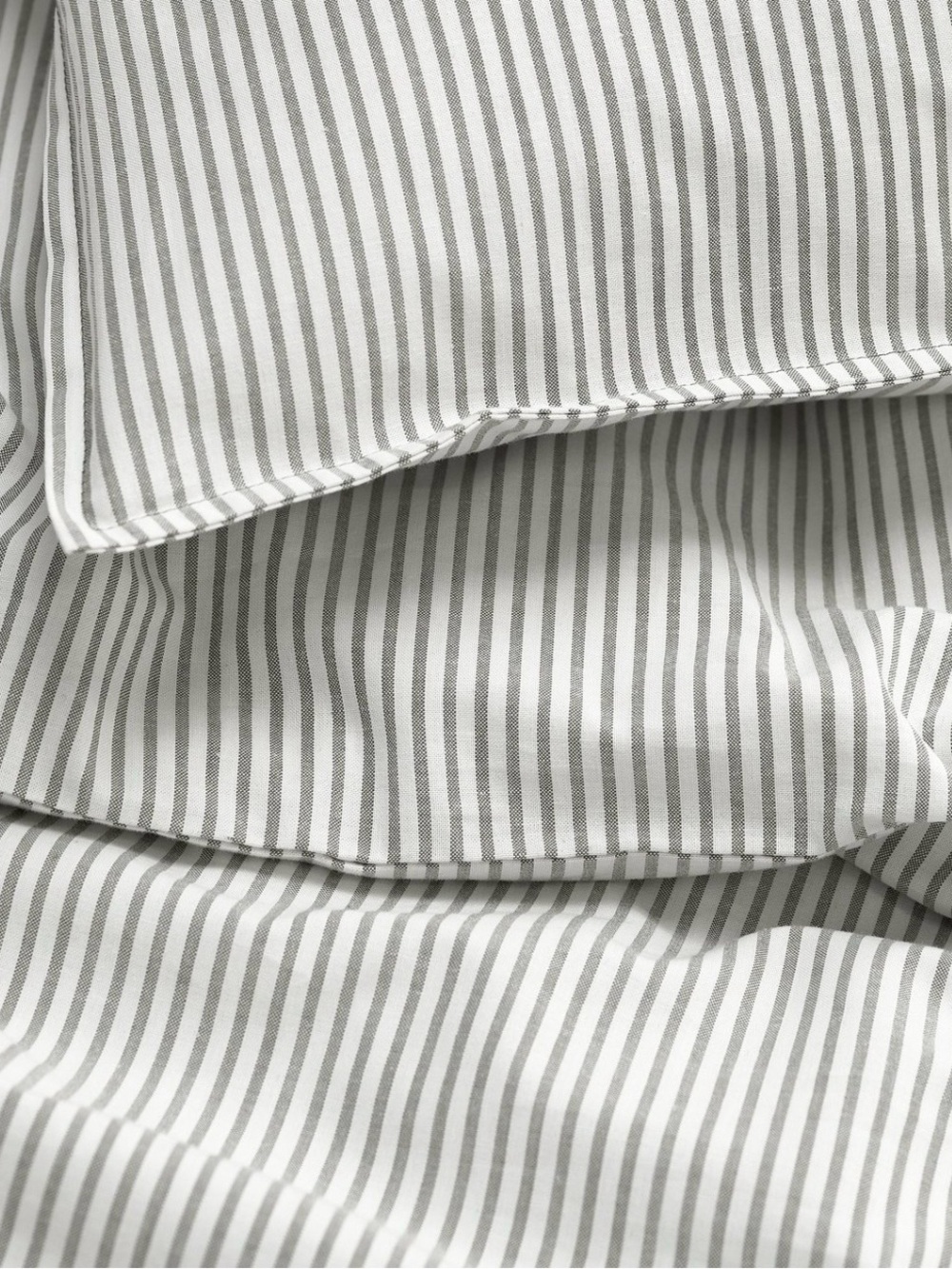 IKEA Gray and White Striped Cotton Duvet Cover AND Duvet Insert - Full / Queen